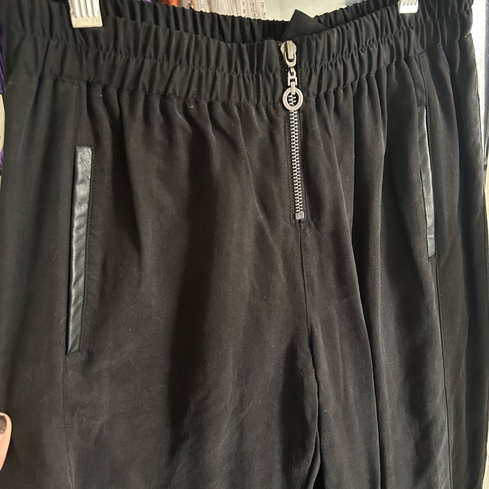 Fate Black Ankle Cropped Pants with Elastic Waistband